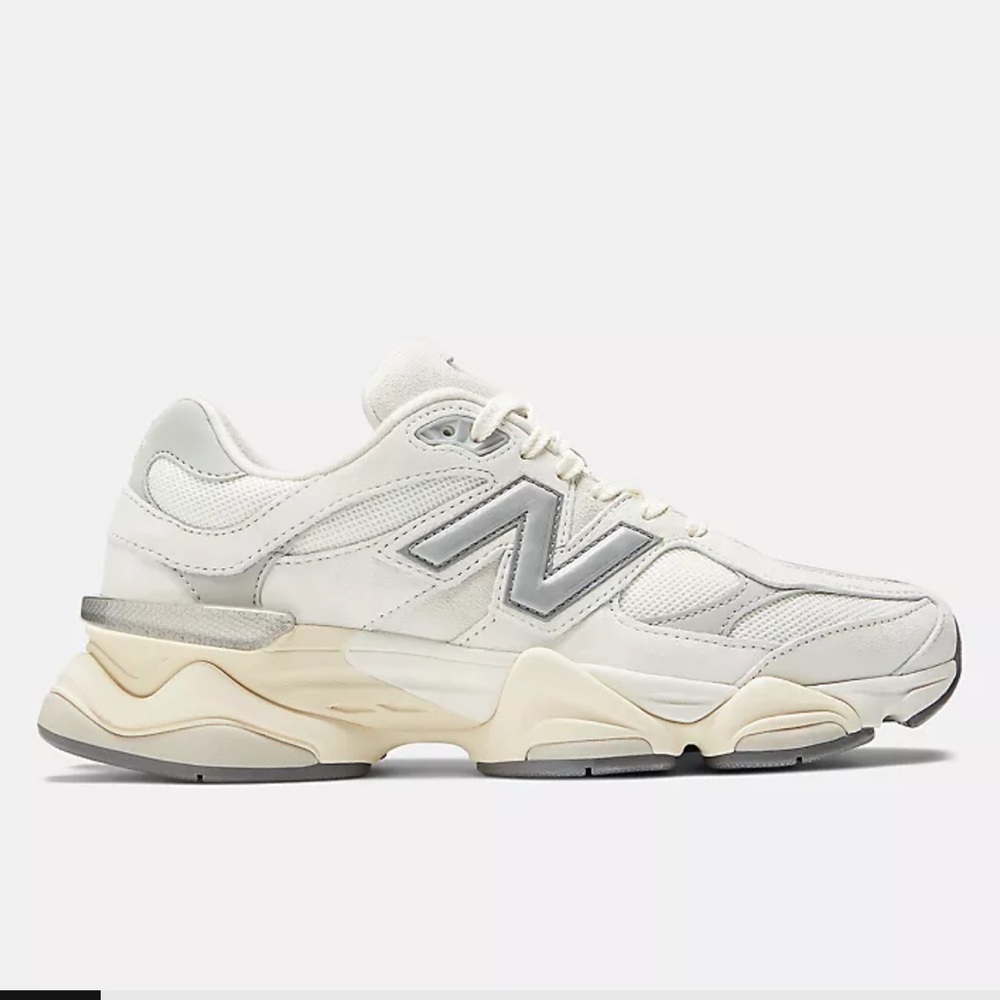 New Balance 9060 Sneakers Size 7M 8.5W Sea Salt Concrete Great Condition